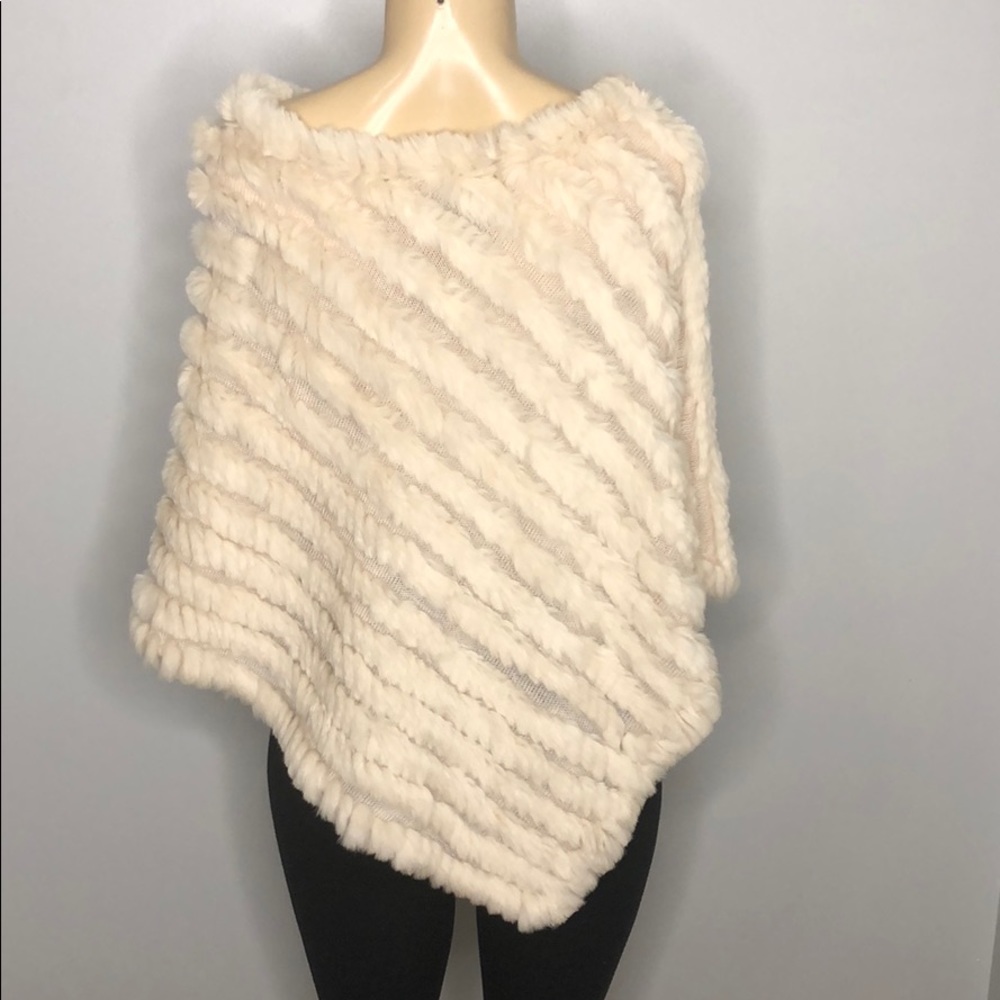 Cole B Rabbit fur Poncho - Picture 4 of 5
